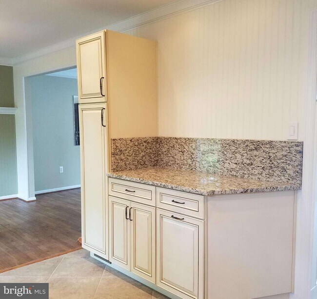 Foto del edificio - 10219 Marshall Pond Rd