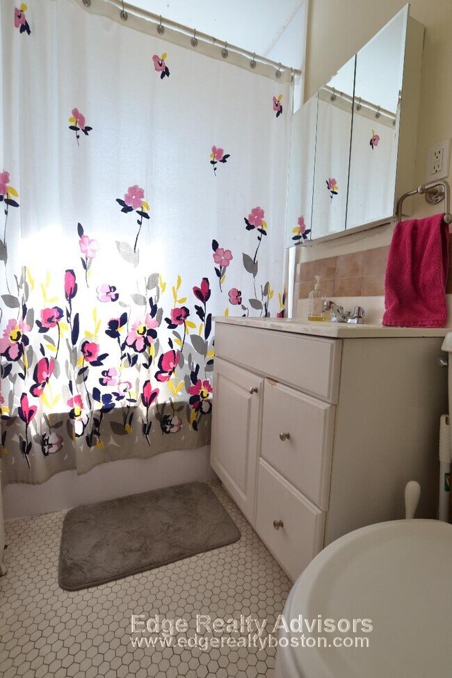 Building Photo - 55 Brock St