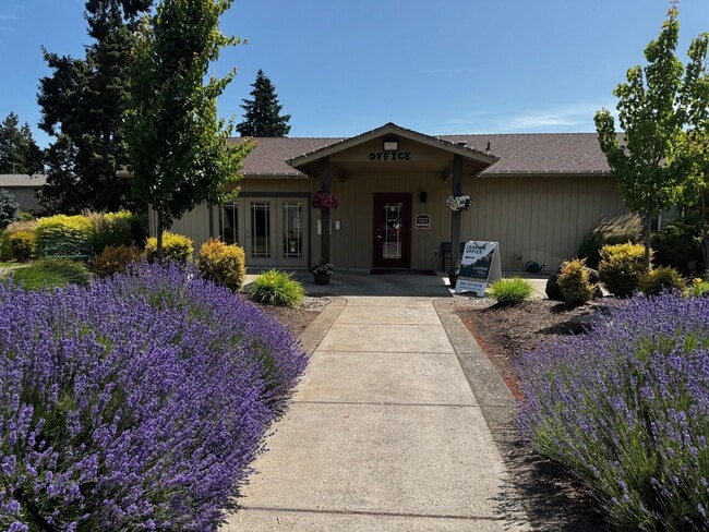 Foto del edificio - Gateway Village