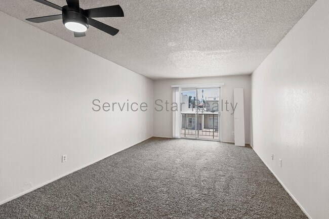 Building Photo - 2831 E Monte Cristo Ave