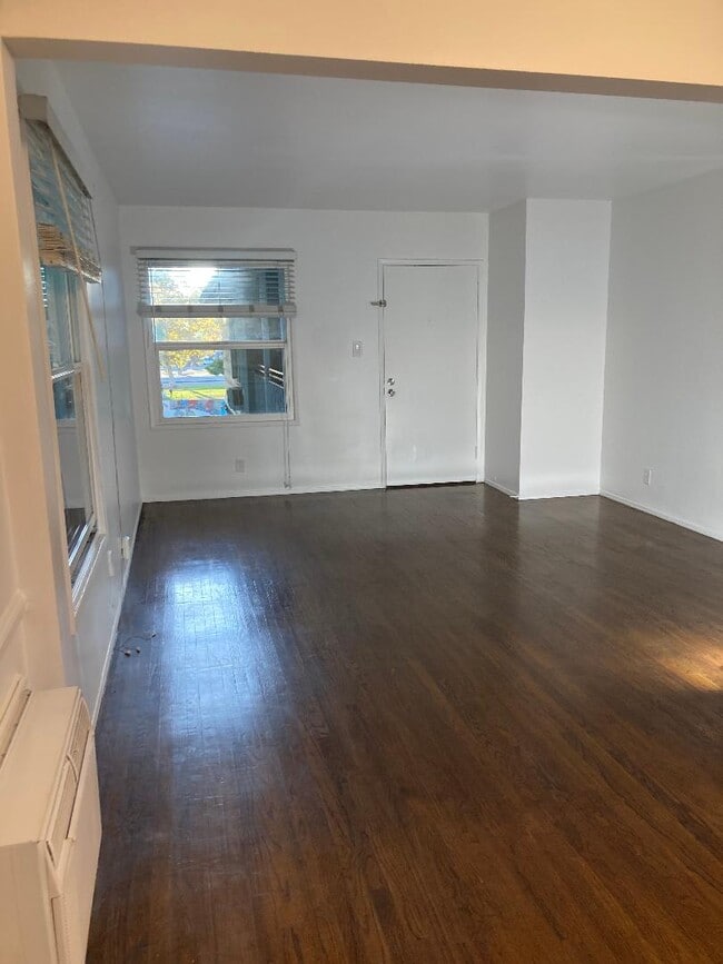 Building Photo - 5806 Coldwater Canyon Ave