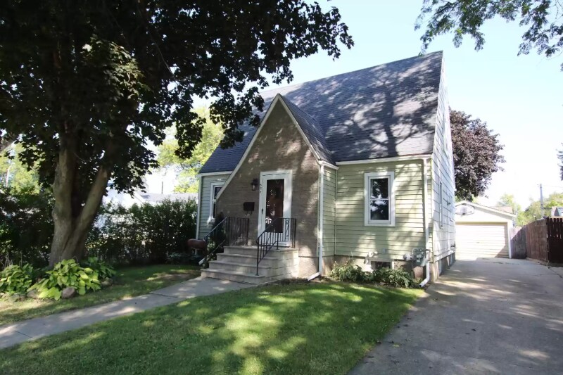 604 E Franklin St, Waupun, WI 53963 House Rental in Waupun, WI