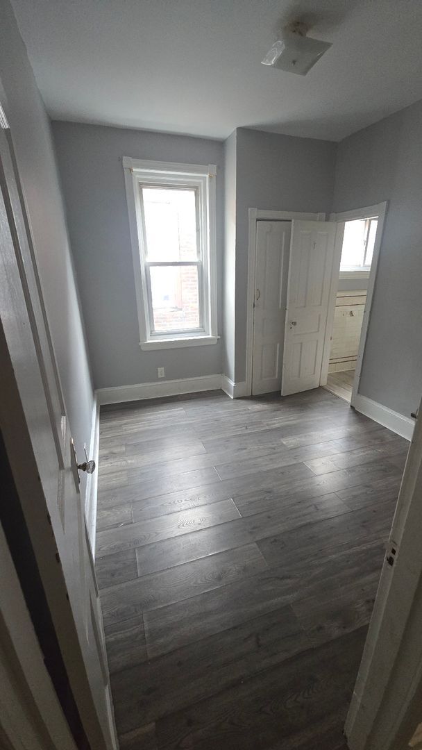 Building Photo - 2 Bedroom Apartment for Rent