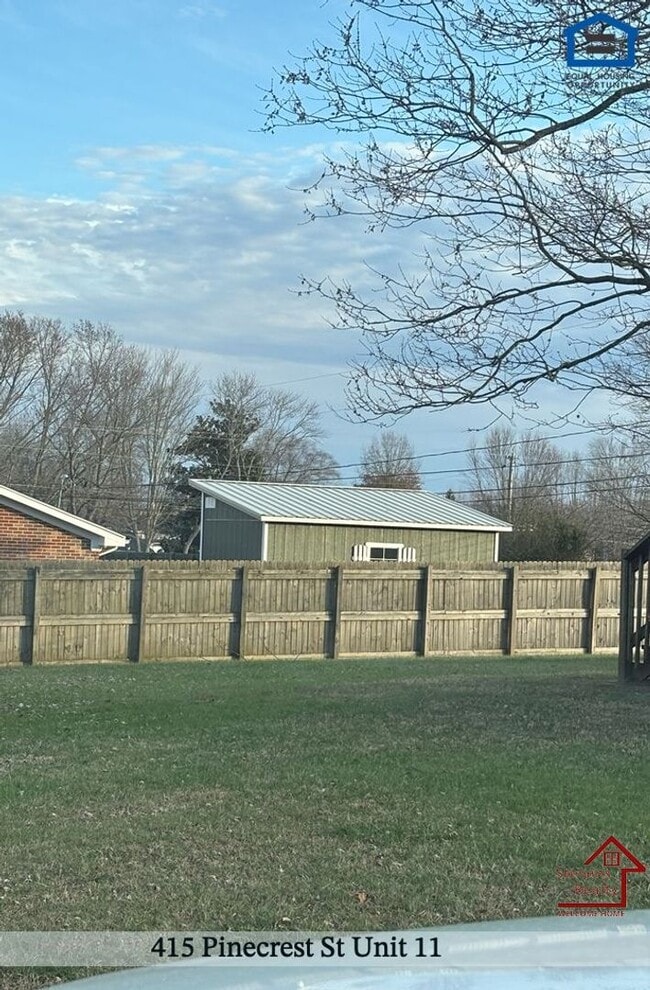 Foto del edificio - 415 Pinecrest St