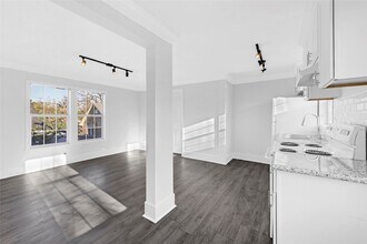 Building Photo - 1633 Fourcade St