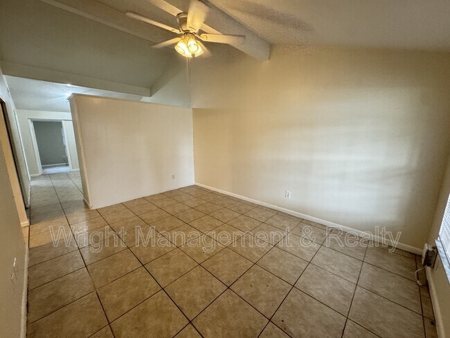 Foto del edificio - 8508 Pinehurst Dr