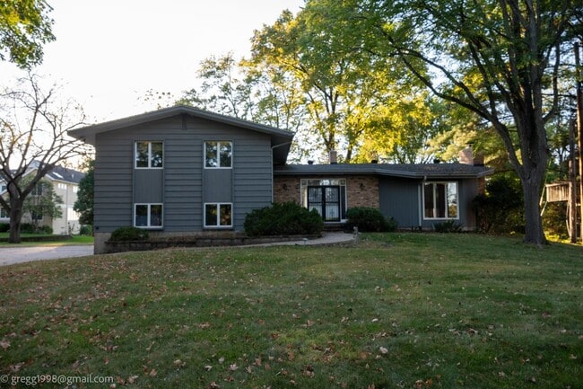 Building Photo - 1835 Hunter Ln