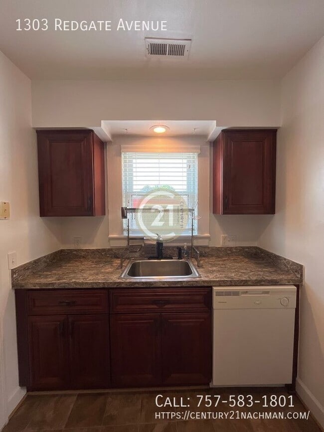 Building Photo - 1303 Redgate Ave