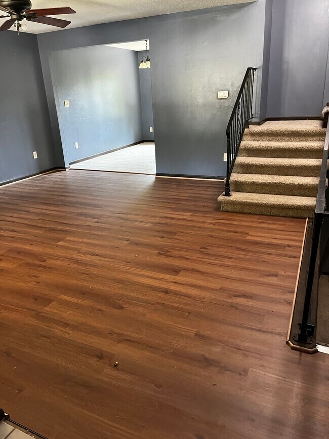 Foto del edificio - 221 E Parklane St