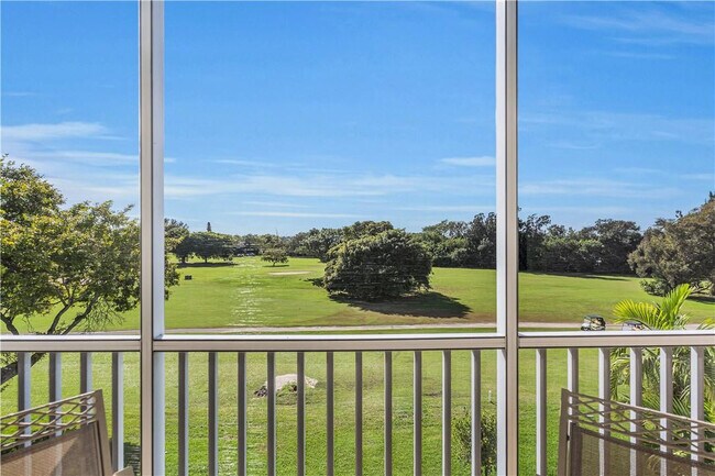 Foto del edificio - 3100 N Palm Aire Dr