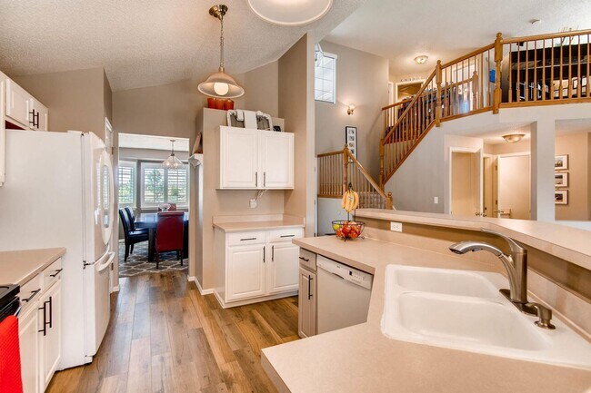 Foto del edificio - Spacious 4BD, 2.5BA Home in River Run with...