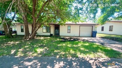 Building Photo - 607 Curry Ave