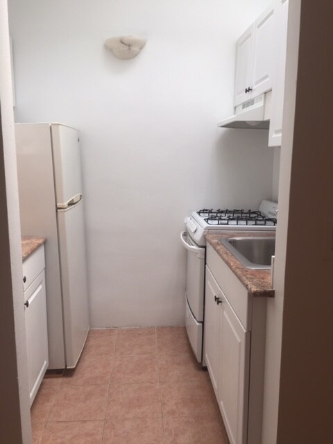 Building Photo - 27 E 63rd St
