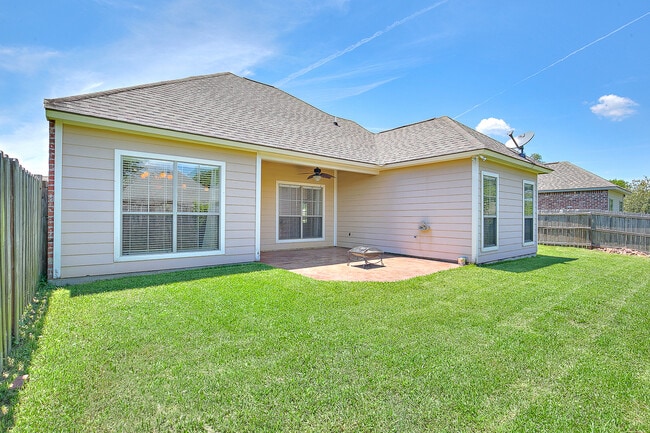 Foto del edificio - GEISMAR, right across 74 from Dutchtown Sc...