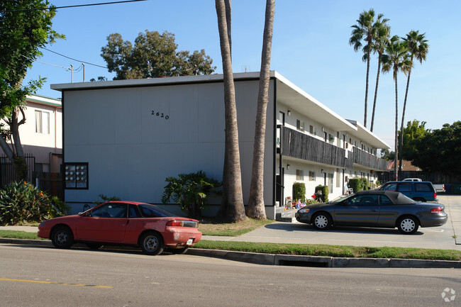 Foto del edificio - Carlsbad Village Apartments