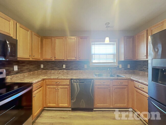 Foto del edificio - 901 Laramie Ct