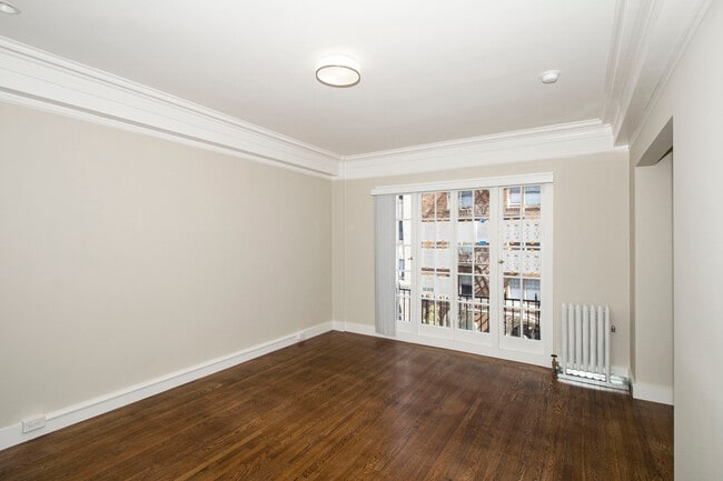 Interior Photo - 969 Bush