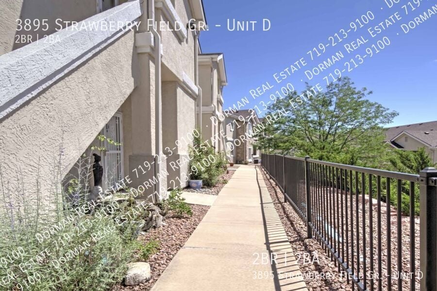 Foto principal - 3895 Strawberry Field Grove