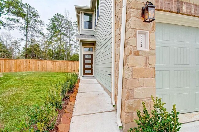 Building Photo - 332 N Spotted Fern Dr