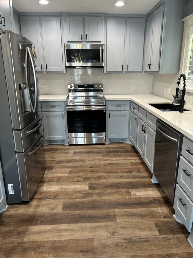 Foto del edificio - 22810 Braken Carter Ln