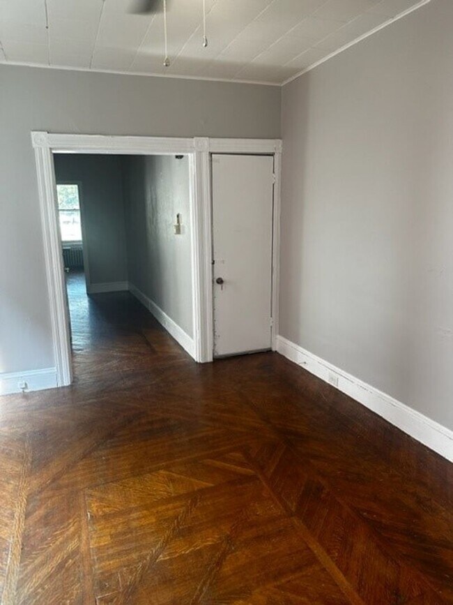 Building Photo - 328 New Holland Avenue