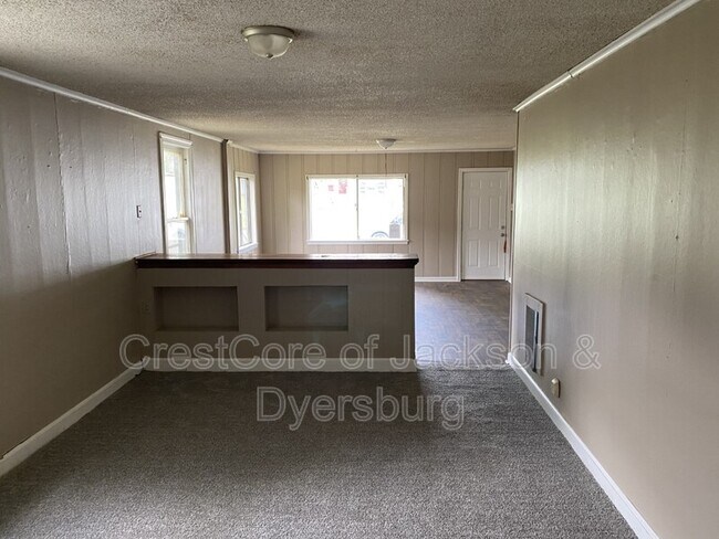 Building Photo - 433 N Fowlkes Ave