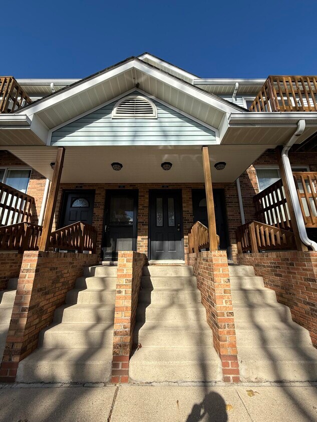 Primary Photo - 353 Pinewood Cir