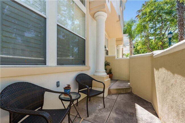 Foto del edificio - Amazing Downtown Torrance! - 3 bd / 2.5 ba...