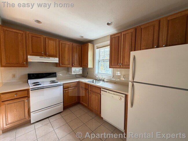 Photo - 466 Green St Unit #9 Apartment