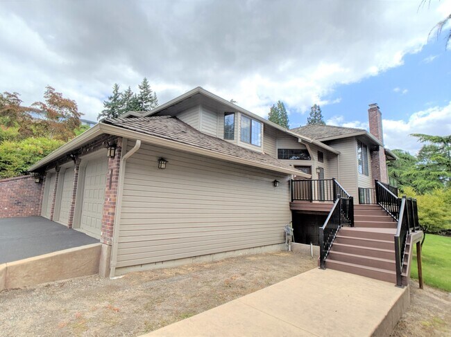 Foto del edificio - Remodeled 4 Bed 3 Bath on 2 Acres with Col...