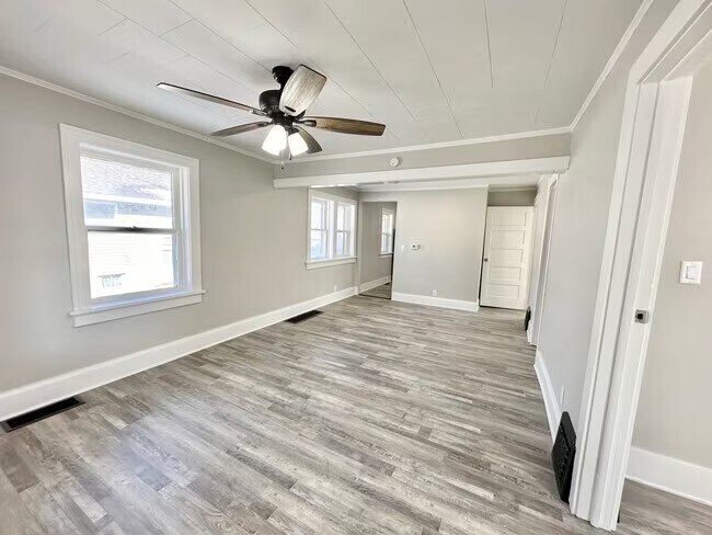 Foto del edificio - 1363 E 15th St