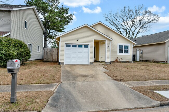 Building Photo - 1400 Riverside Dr