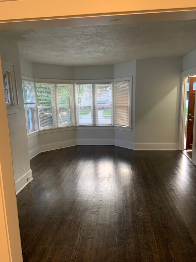 Living room - 1329 Blaine Ave
