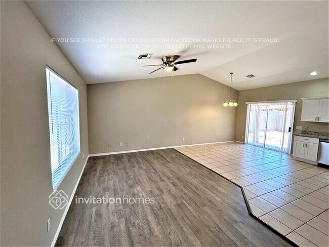 Foto del edificio - 623 W Romley Ave