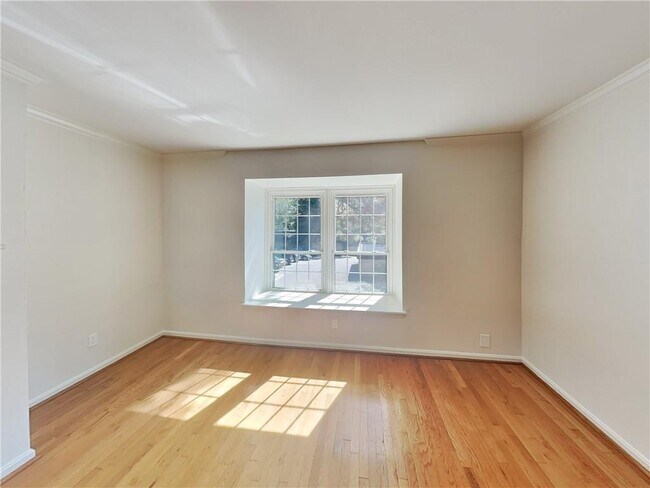 Foto del edificio - 115 Woodmere Square NW