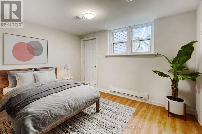 Photo du bâtiment - 295 Kirchoffer Ave