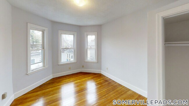 Foto del edificio - 11 Partridge Ave