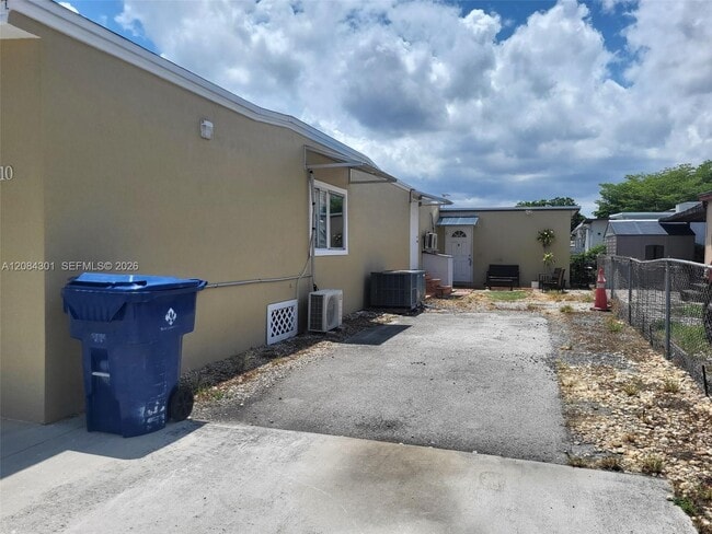Building Photo - 1310-1130 SW 130th Ave