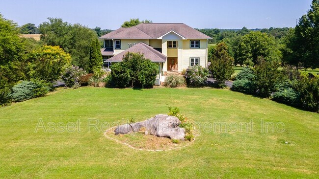 Foto del edificio - 2084 Allenridge Dr