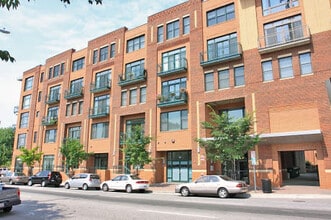 Building Photo - 444 S Blount St