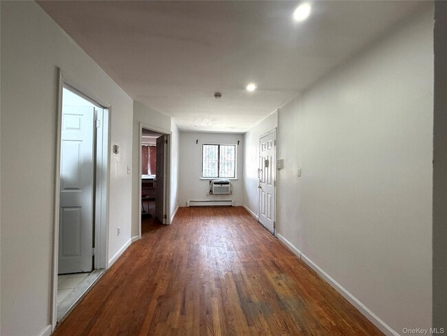 Foto del edificio - 105-11 Otis Ave