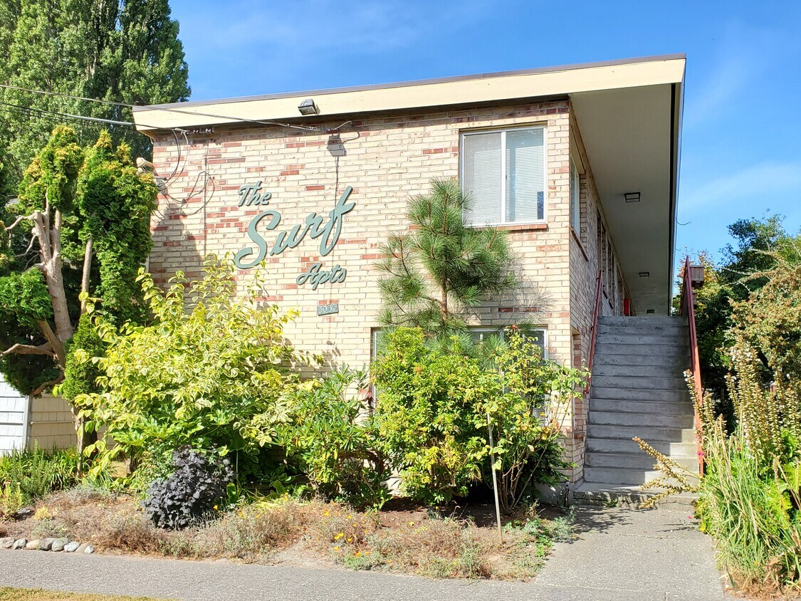 Building - 3035 64th Ave SW