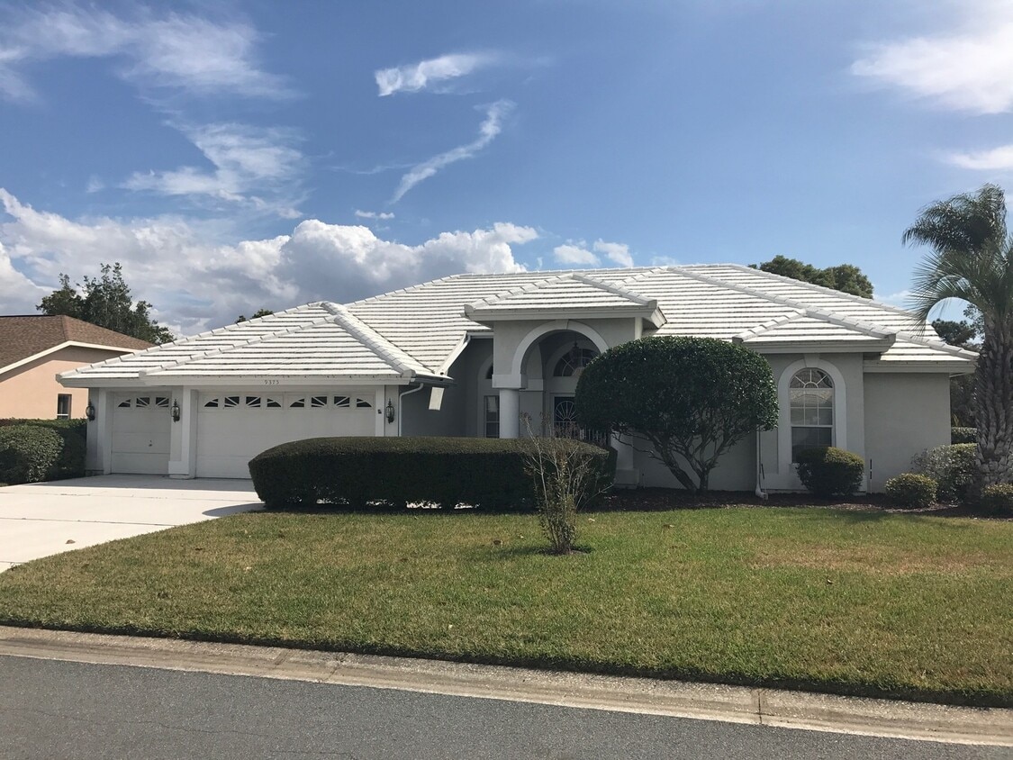 Primary Photo - EXECUTIVE 4/3/3 POOL HOME ON GOLF COURSE G...