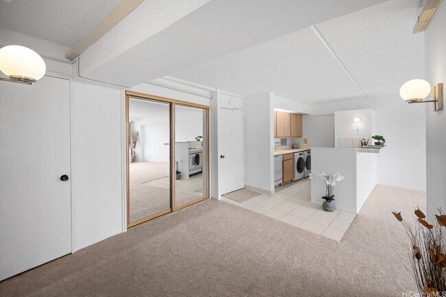 Foto del edificio - Marco Polo 2BD/2BA w/ 2 Parking and Views