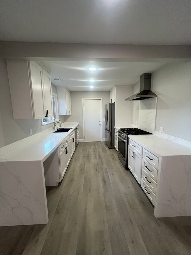 Primary Photo - Newly Remodeled 2 Bedroom -Redwood City!