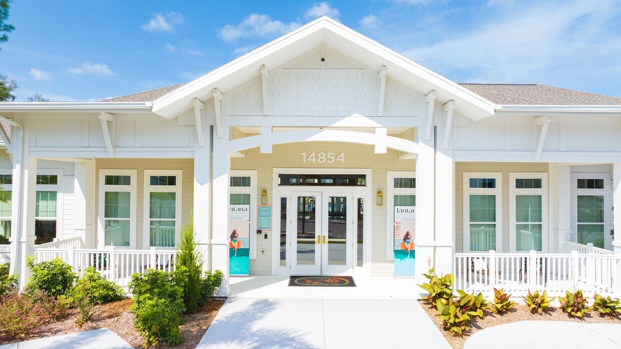 Lantana at Cypress Cay Apartments in Lutz, FL