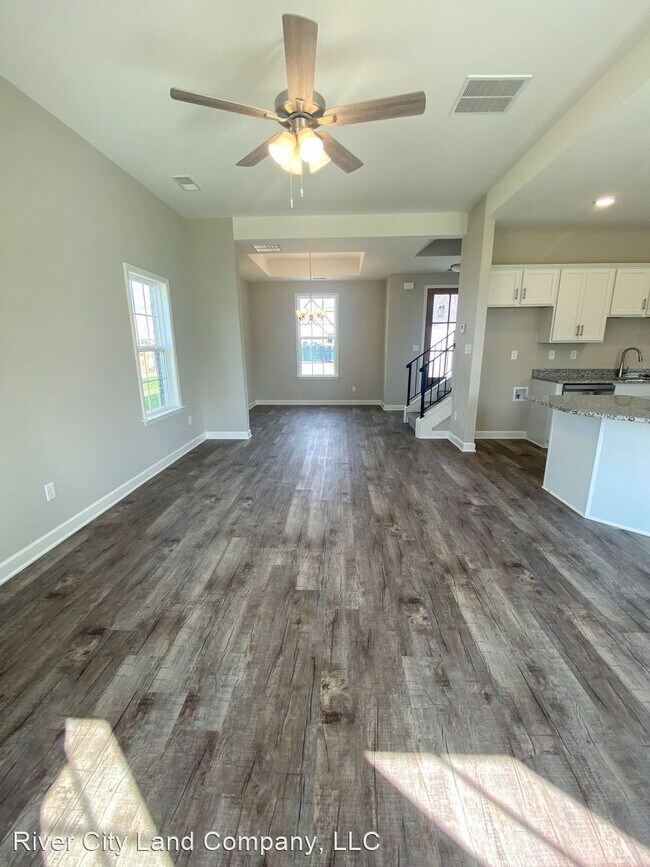 Building Photo - 4 br, 2.5 bath House - 5429 Lakeside Cove