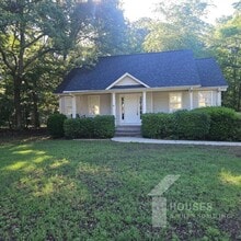Building Photo - 108 Forrest Dr