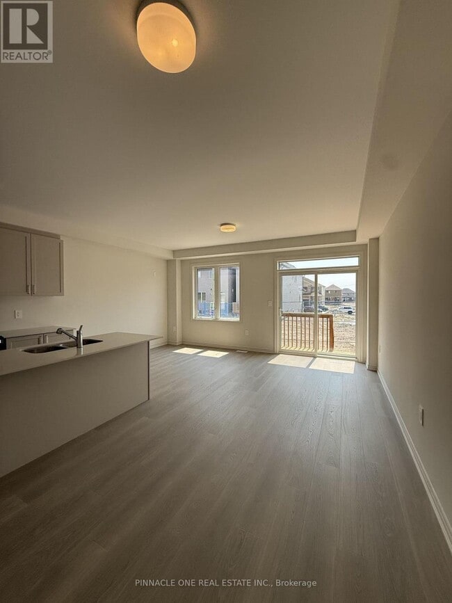 Building Photo - 214 Stinson Cres