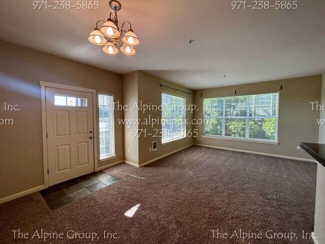 Building Photo - 1020 SW 170th Ave